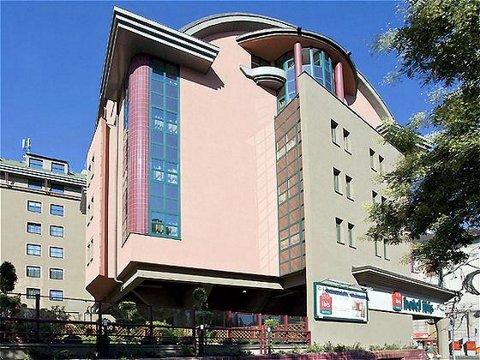 Hotel Ibis Heroes Square