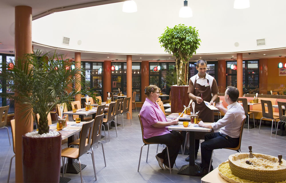 Ibis Heroes Square Hotel 3*