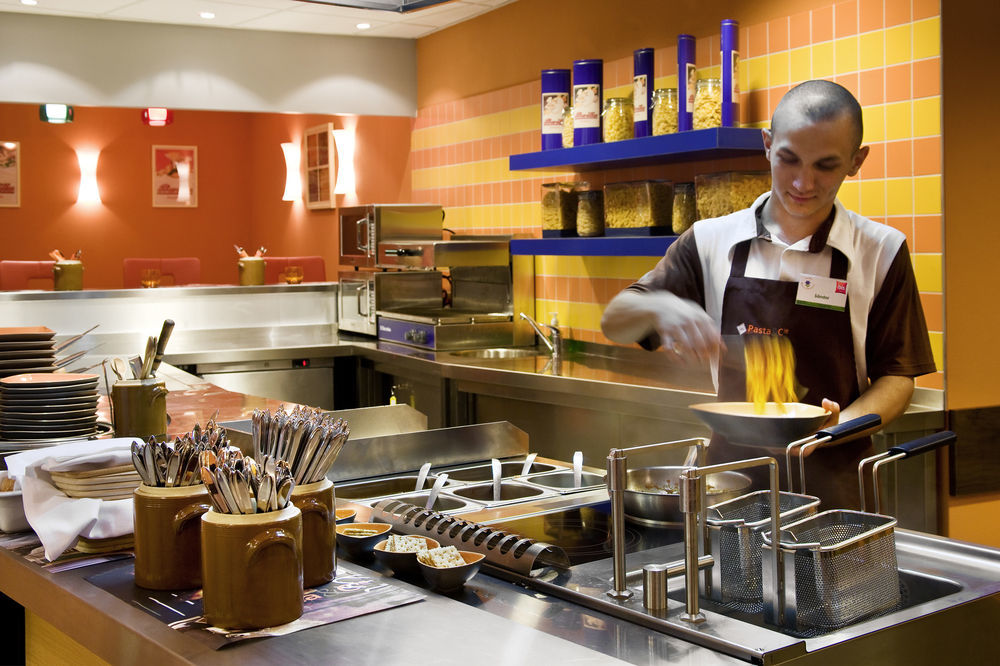 Hotel Ibis Heroes Square