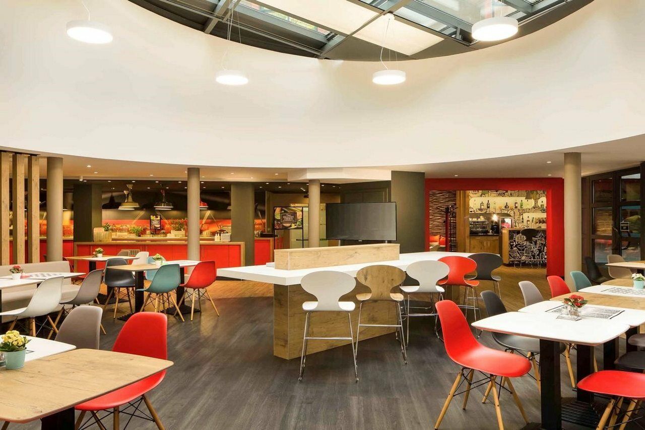 Ibis Heroes Square Hotel
