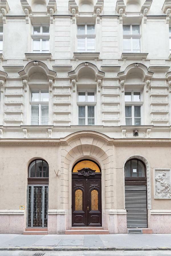 Erkel Boutique Apartment-chic Flat By Market Hall Apartman *