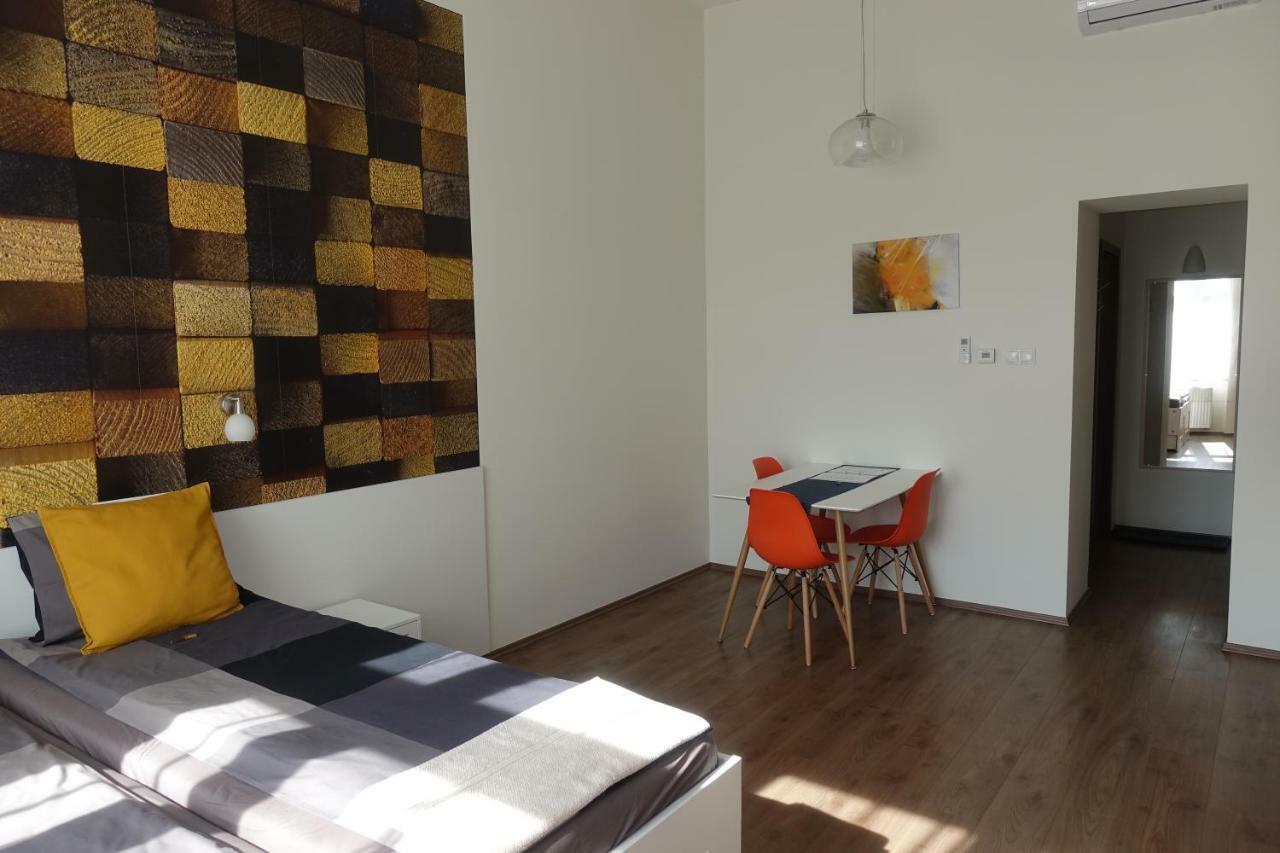 Frank & Fang Mk7 Apartment Budapest
