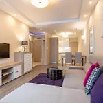 Silver Crown Hotel & Residence, Palace Quarter