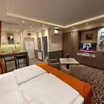 Hotel Charles