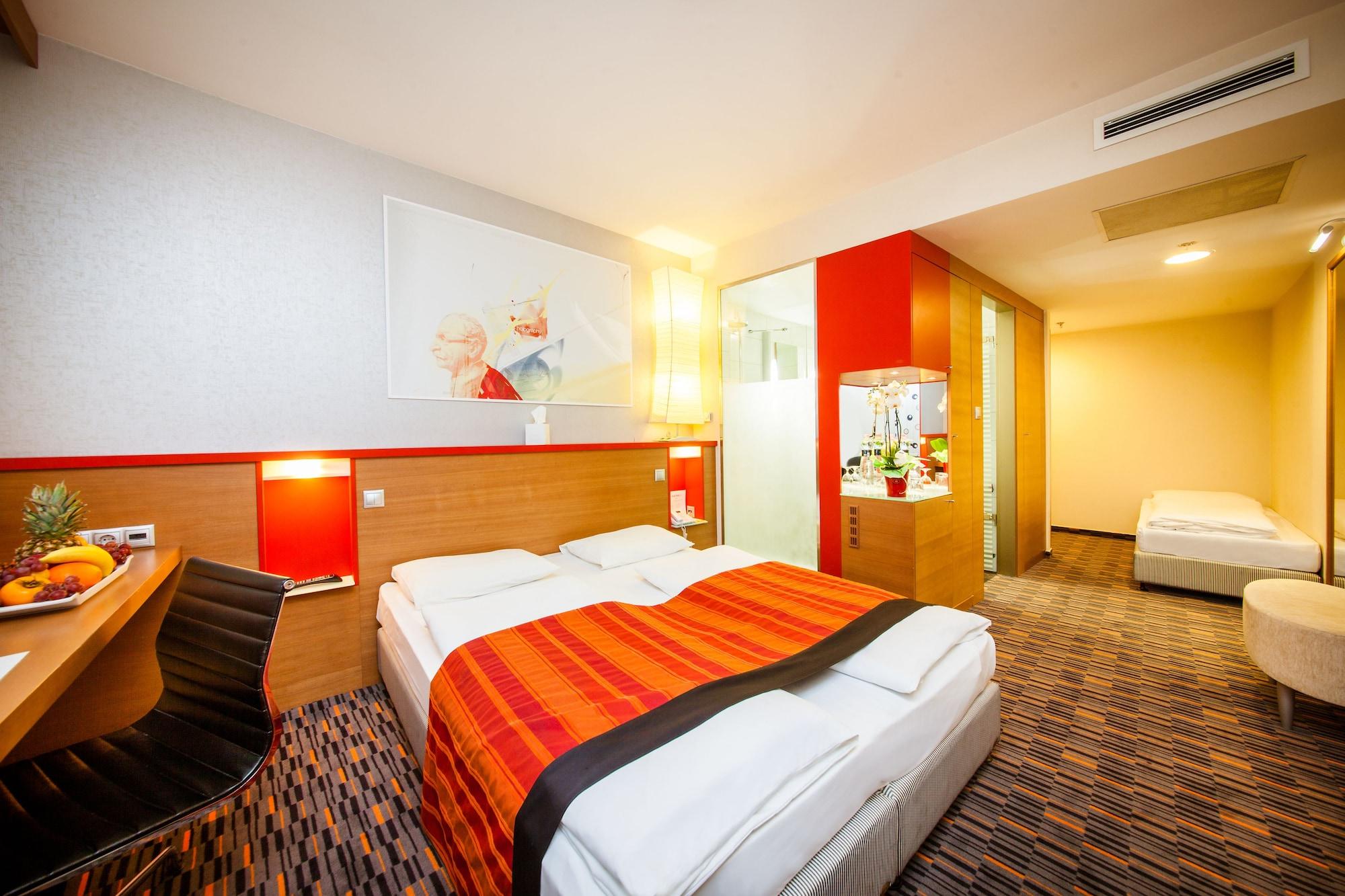 Hotel Royal Park Boutique 4*