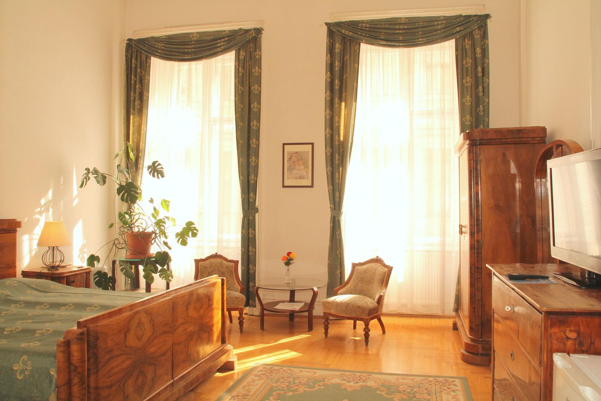Aparthotel Kalvin House 3*