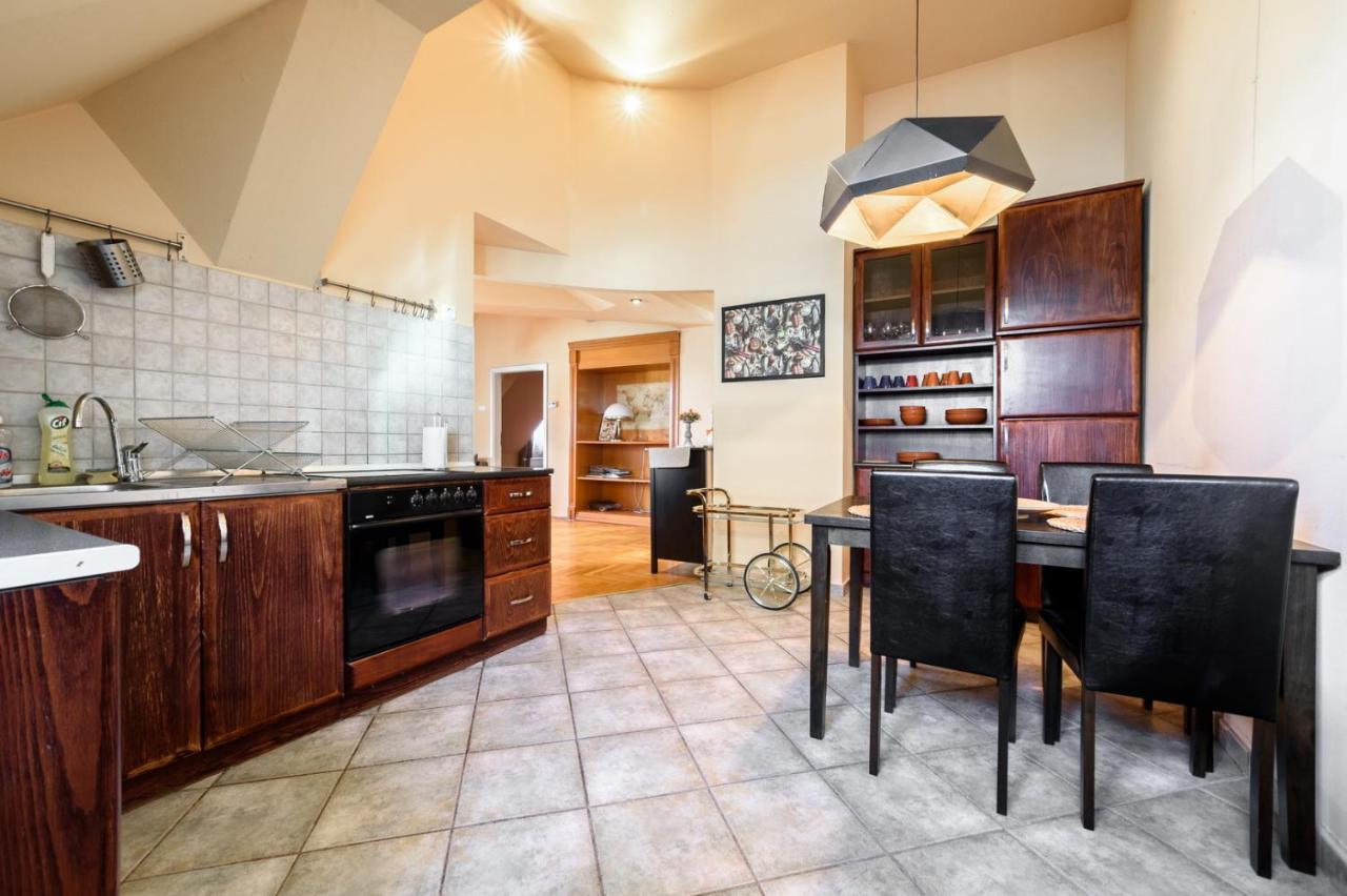 View To The Roofs Luxury With 2 Bedrooms Apartment