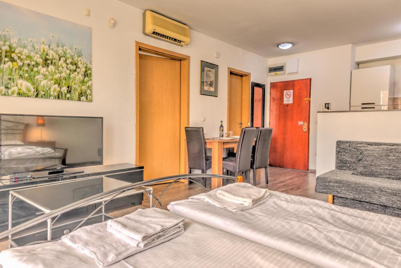 Aparthotel Center *