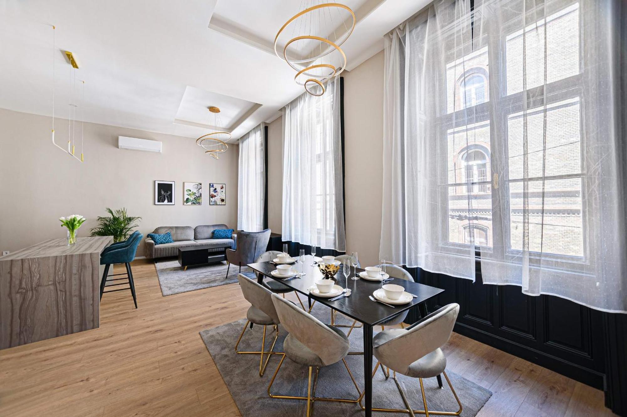Luxurious & Spacious In The Kertesz Street * Budapeste