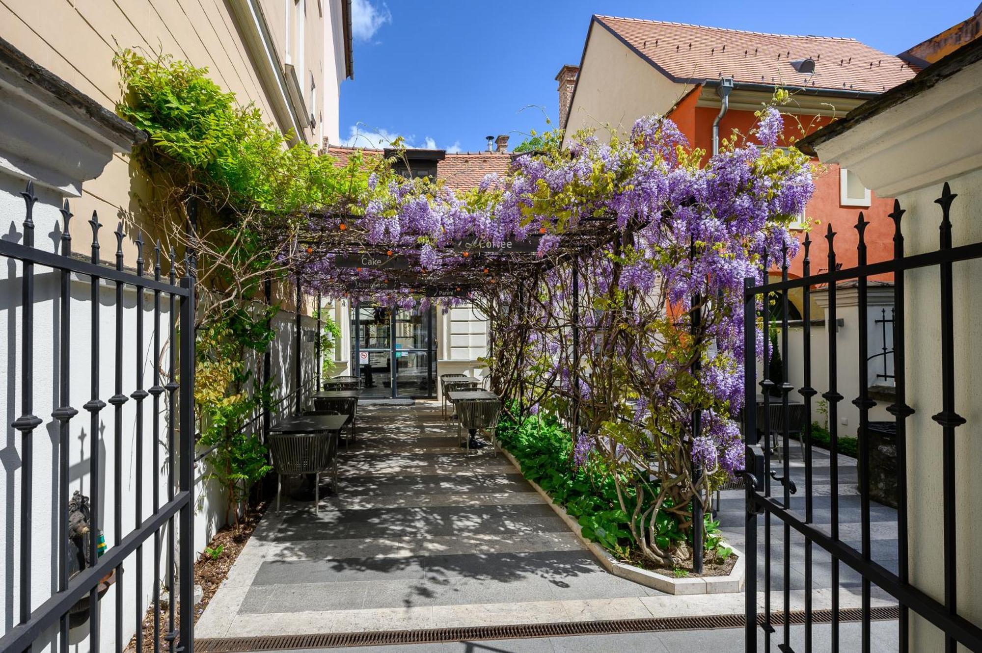 Maison Bistro & Budapest