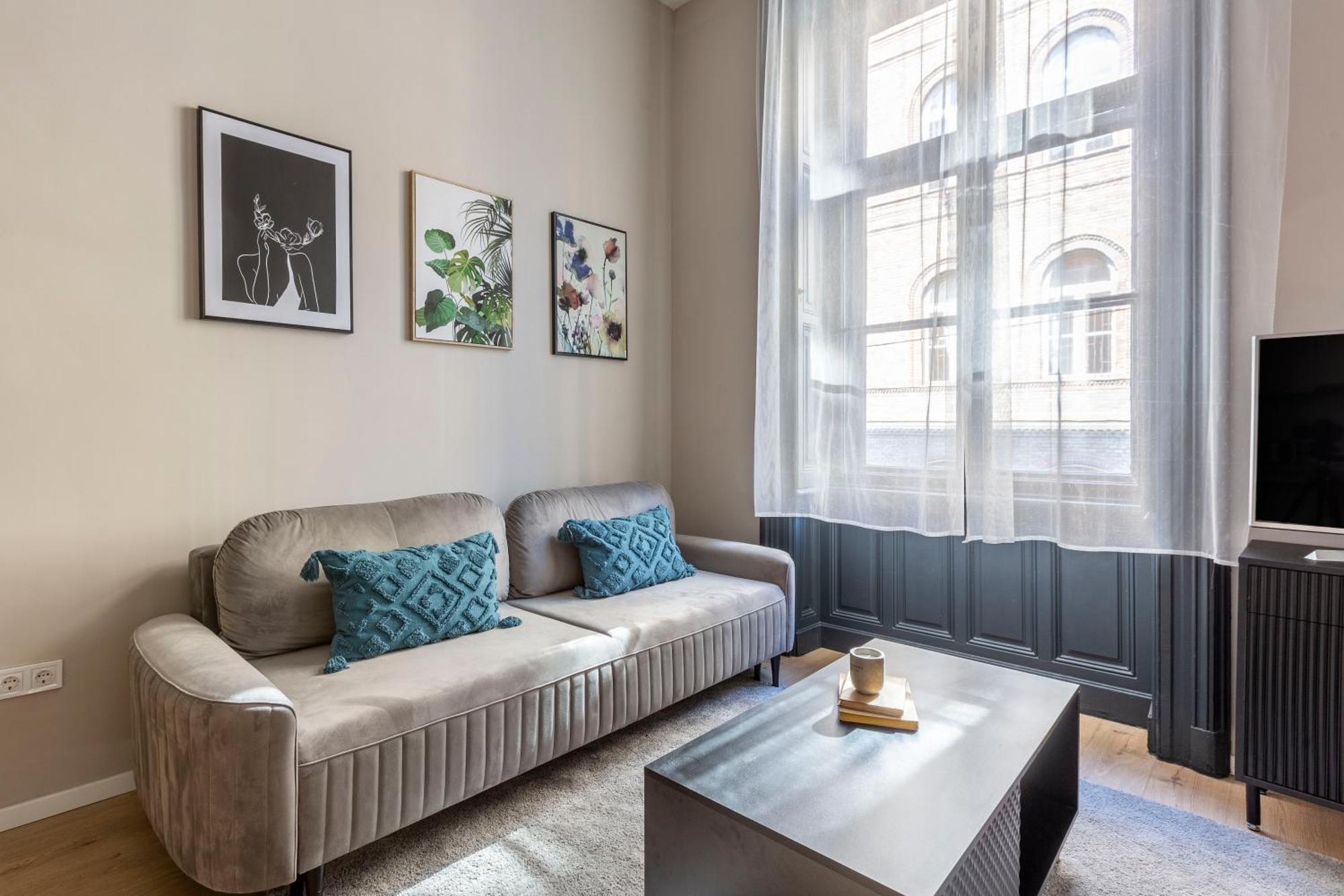 Luxurious & Spacious In The Kertesz Street Apartamento Budapeste