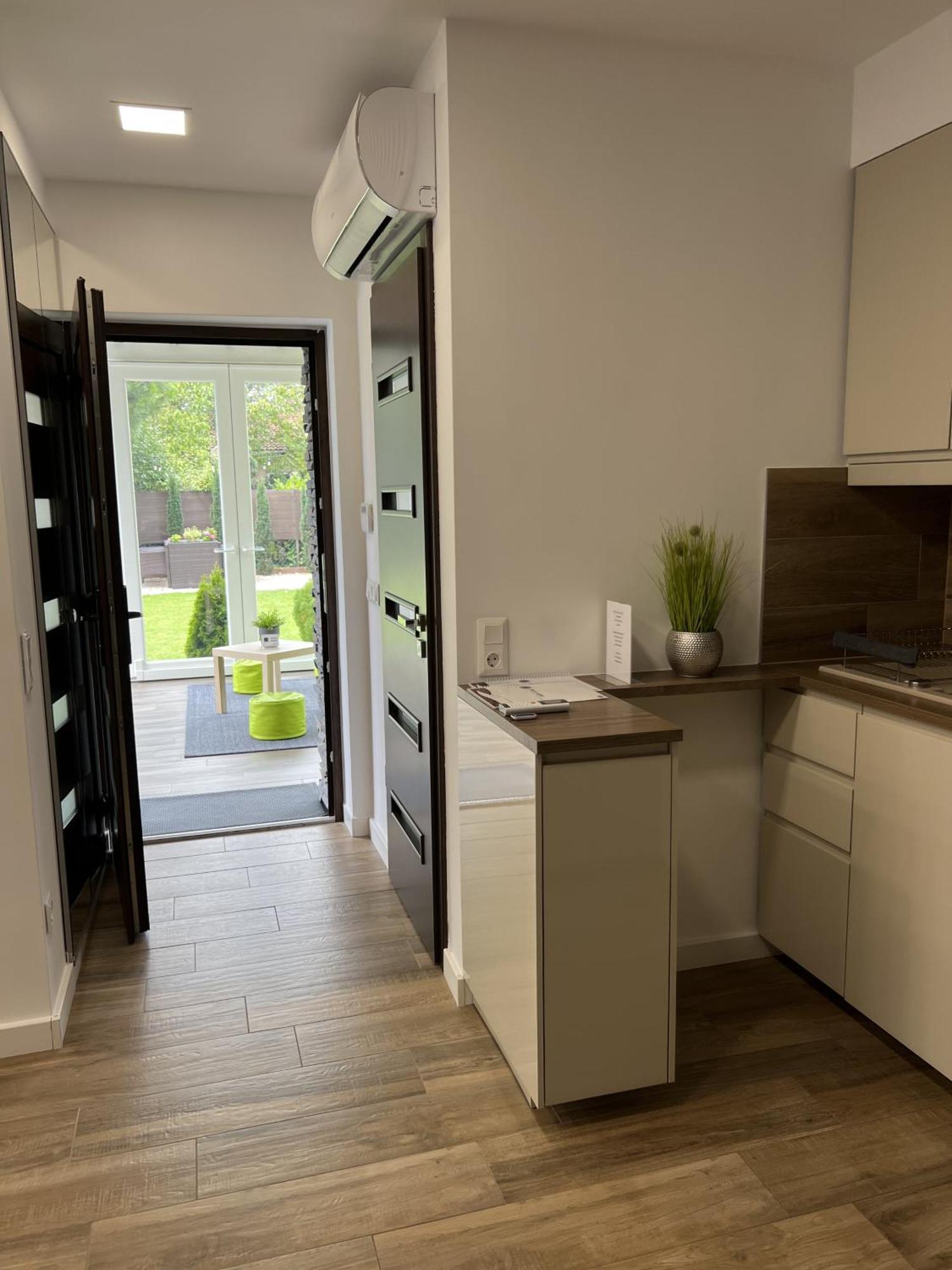 True Gem At The Airport By Newave Apartman Budapest
