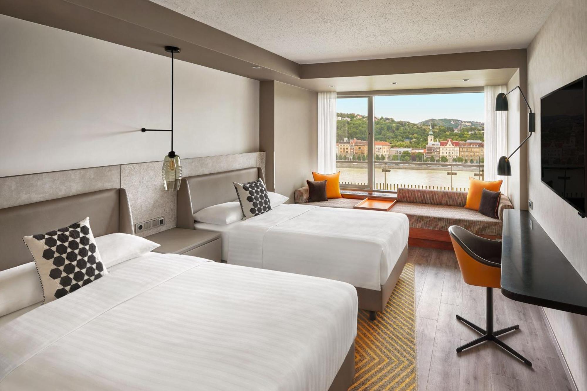 Marriott Hotel 5*