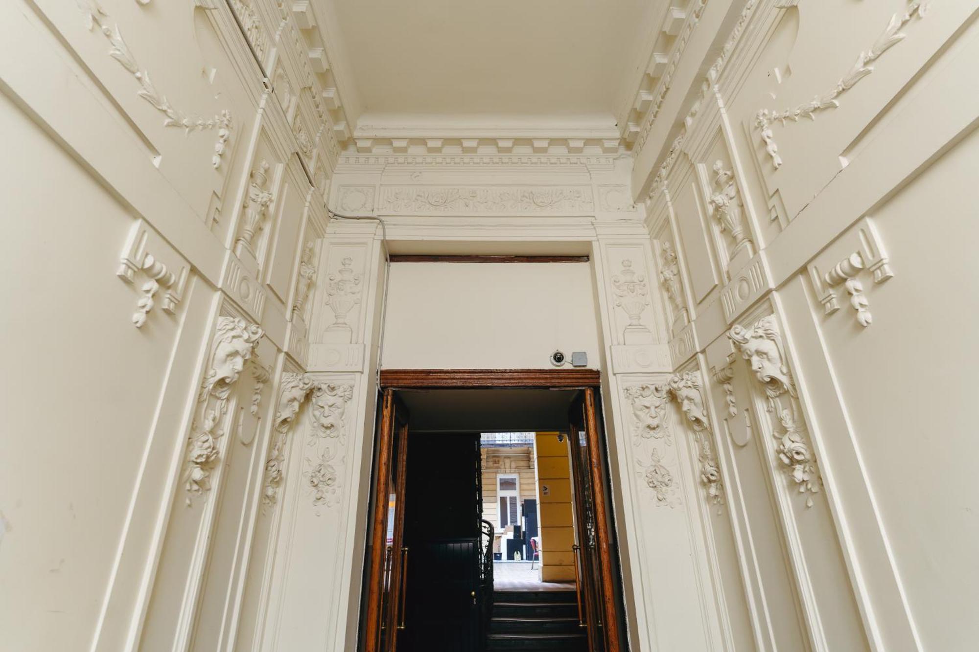 Bercsenyi - Close To The Gellert Thermal Bath Apartment *