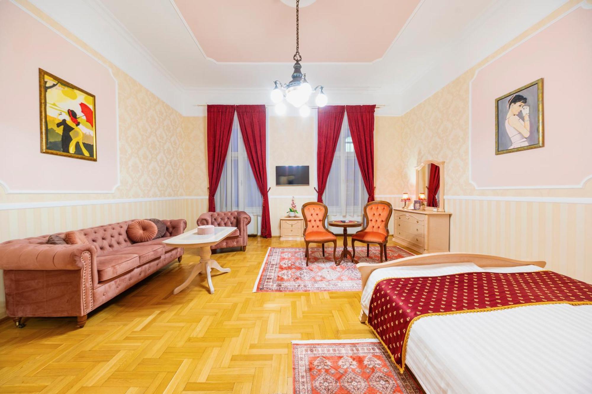 Cotton House 4*