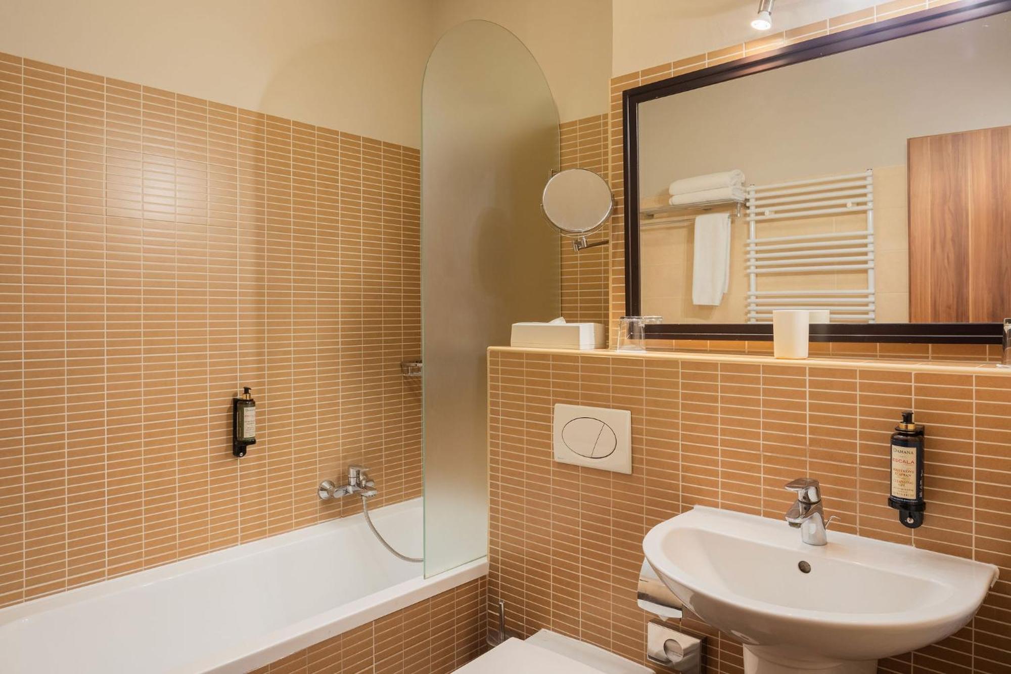 Escala & 4* Budapest
