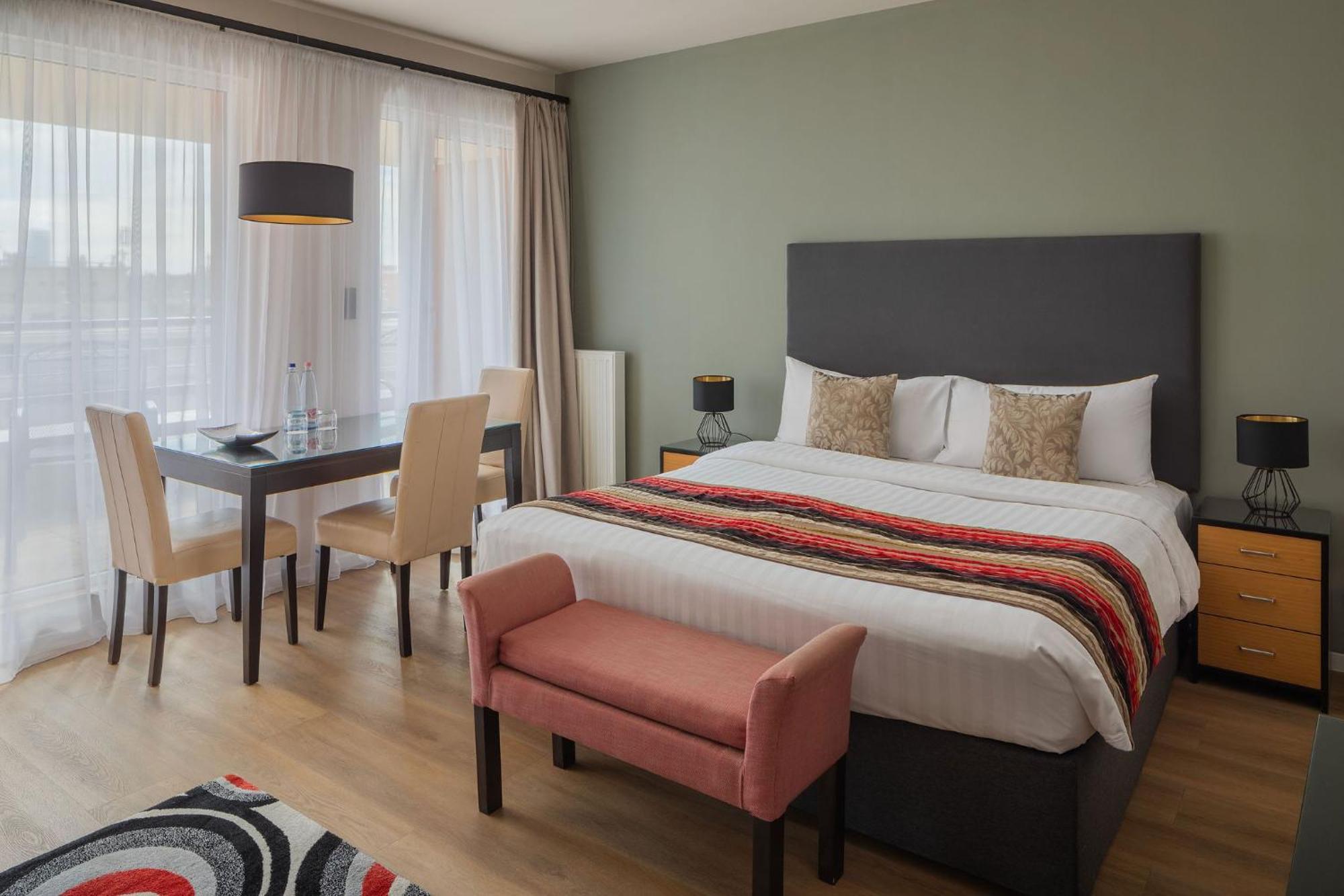 Hotel Escala & 4*