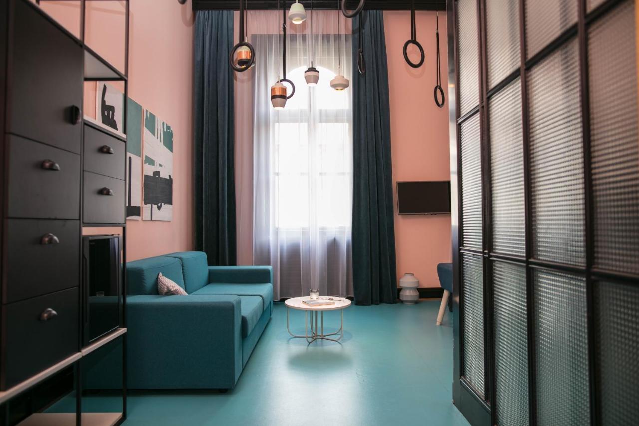 Rum Hotel