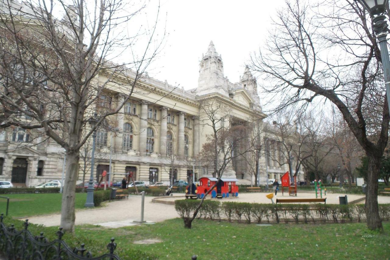 Apartment Pearl At St Stephen' S Basilica Budapest