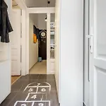 Oktober 6 Apartment