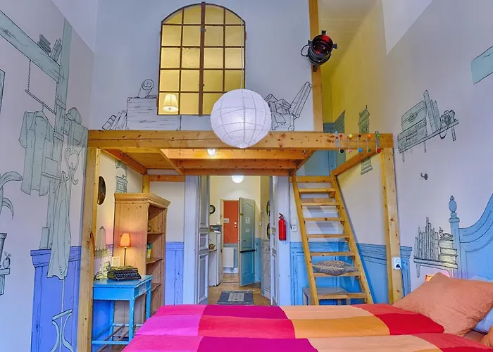 Lavender Circus Hostel, Doubles & Ensuites