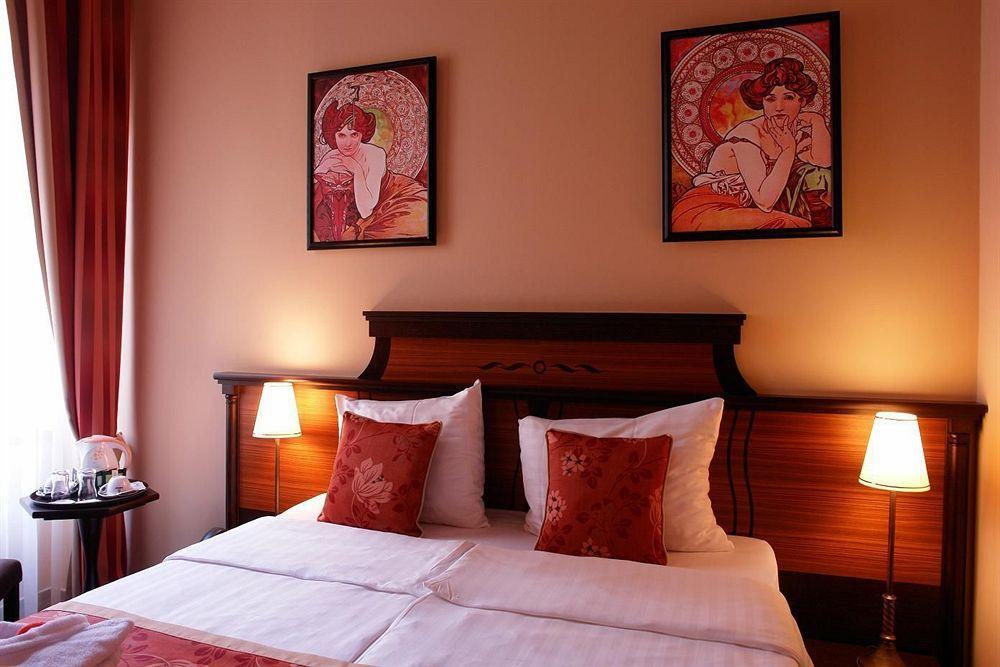 Baron Hotel