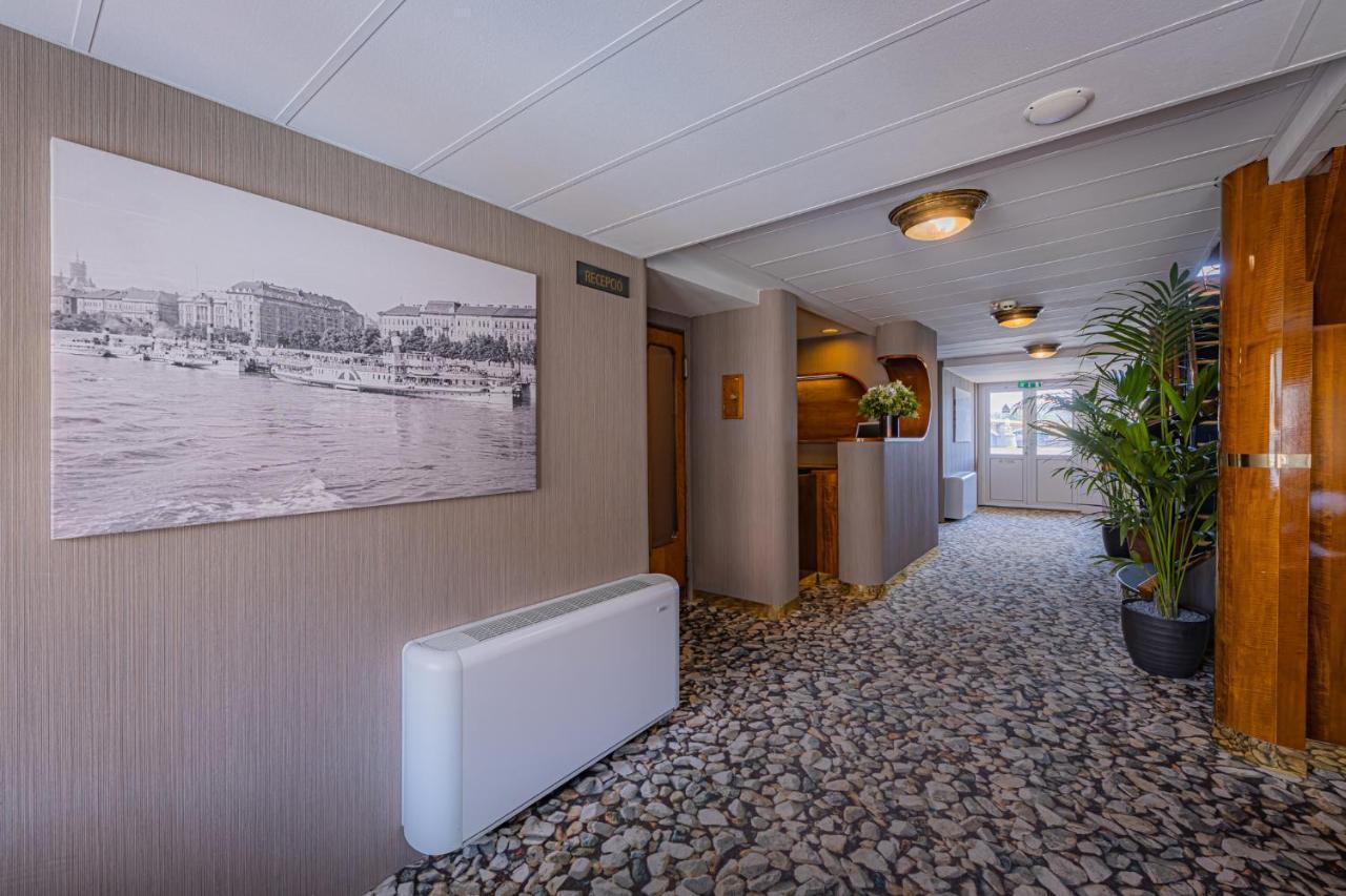 Botel Grand Jules - Boat Budapeste