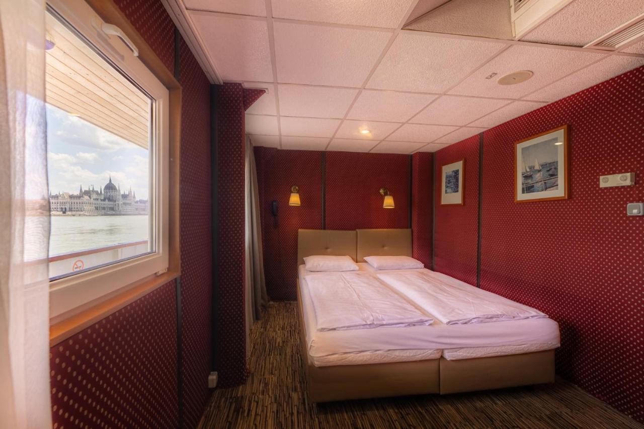 Botel Grand Jules - Boat Budapeste