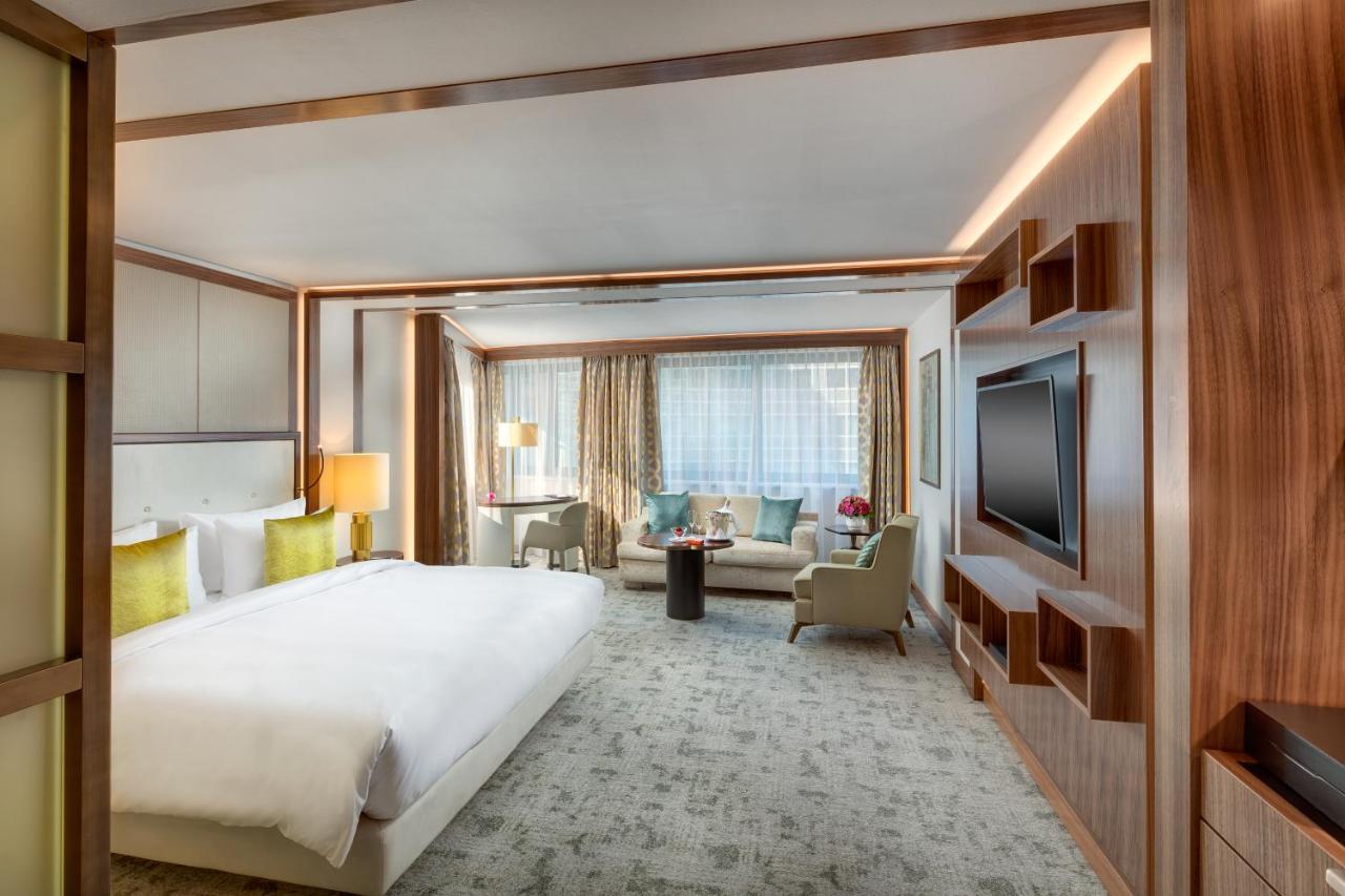 Hotel Kempinski Corvinus 5*