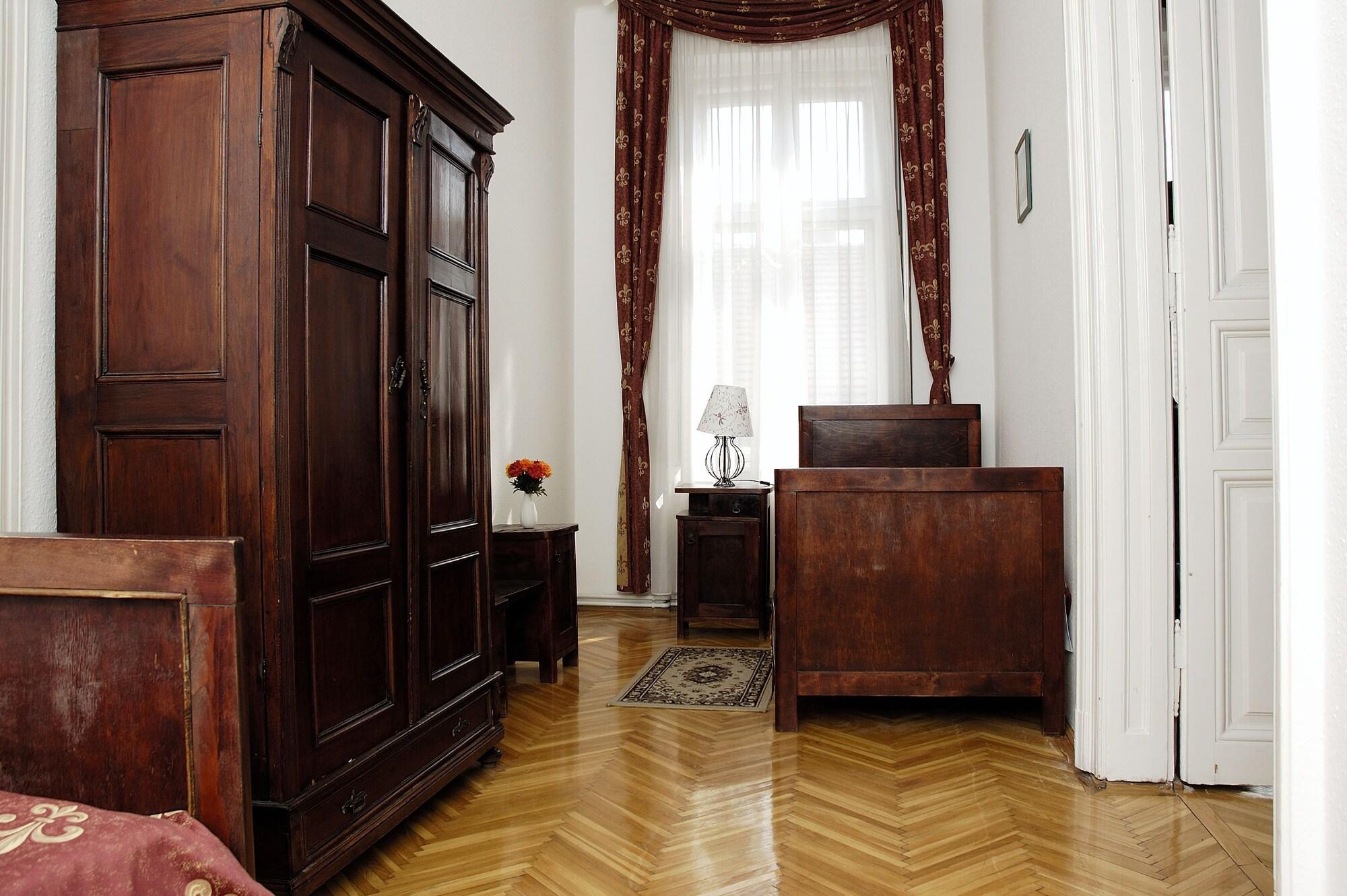 Kalvin House Aparthotel