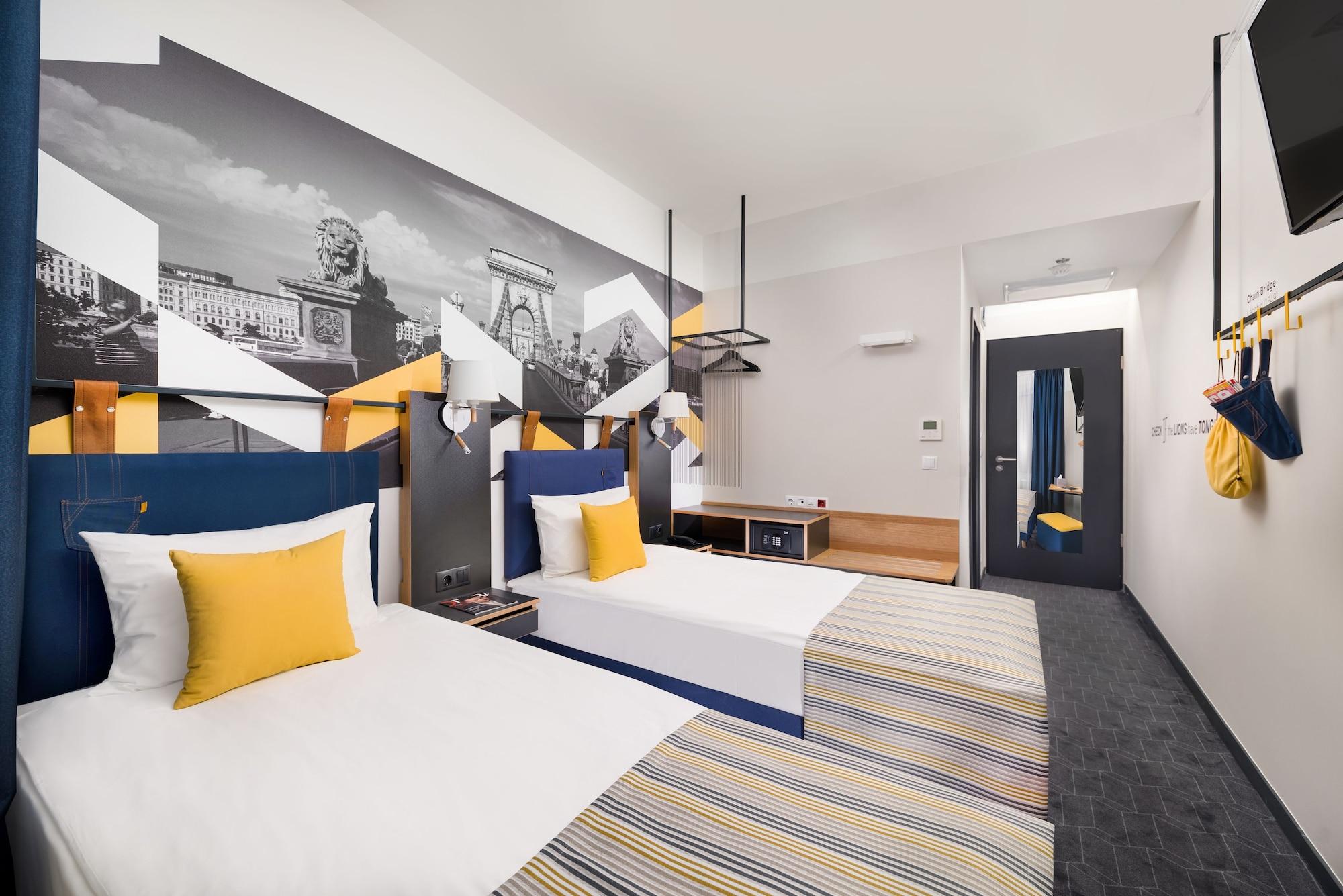 Hotel D8
