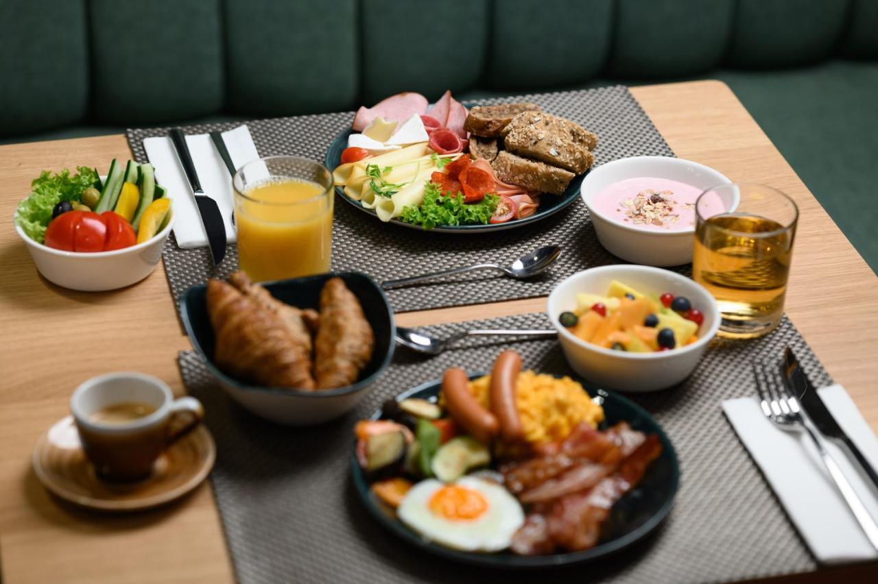 Oktogon Haggenmacher By Continental Group Hotel 4*