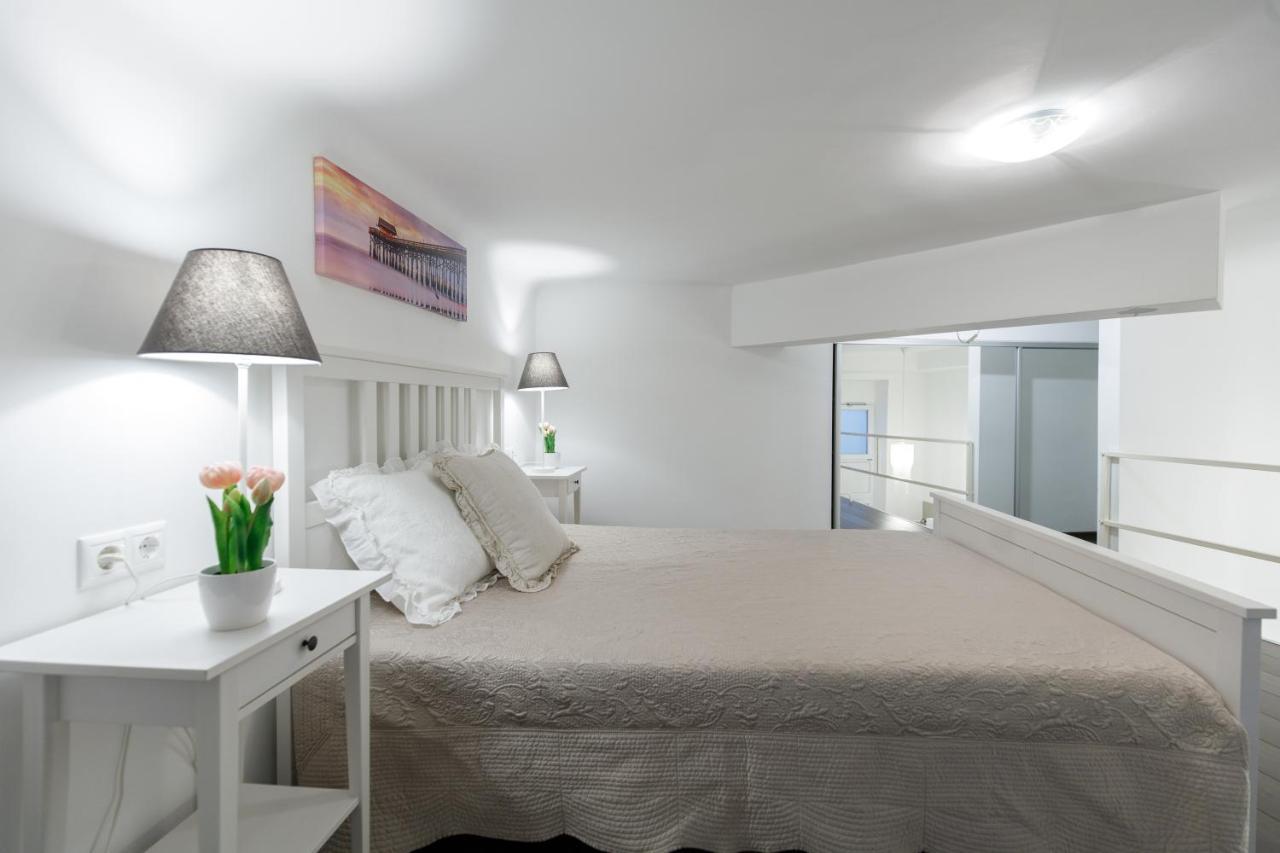 Sleek Minimalist Studio At Inner