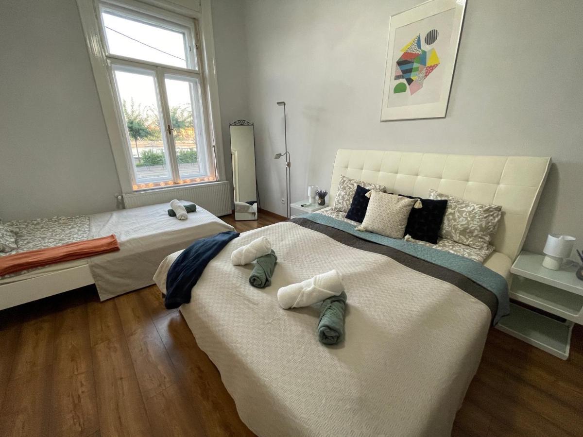 Luxury Riverside Panorama Apartamento *