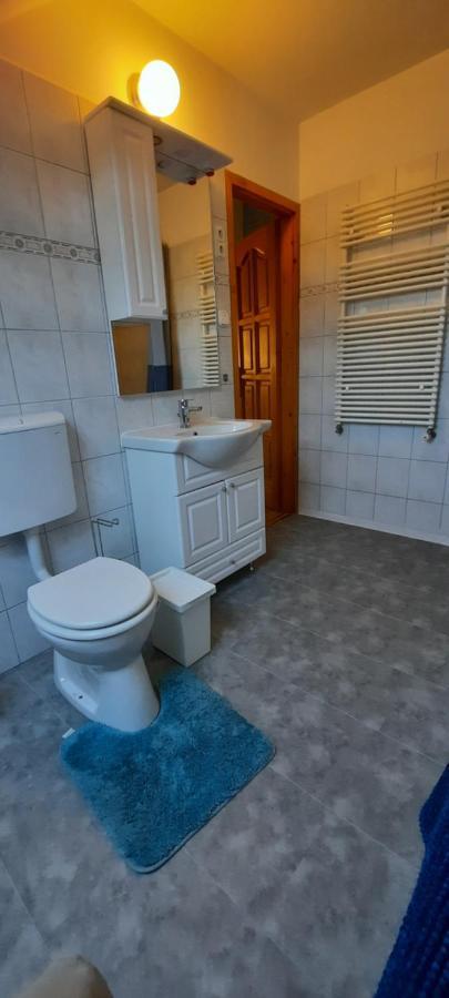 Apartman Hi-bp Garden City Batsanyi 3 Rooms, Upstairs Near The City Train With Free Parking