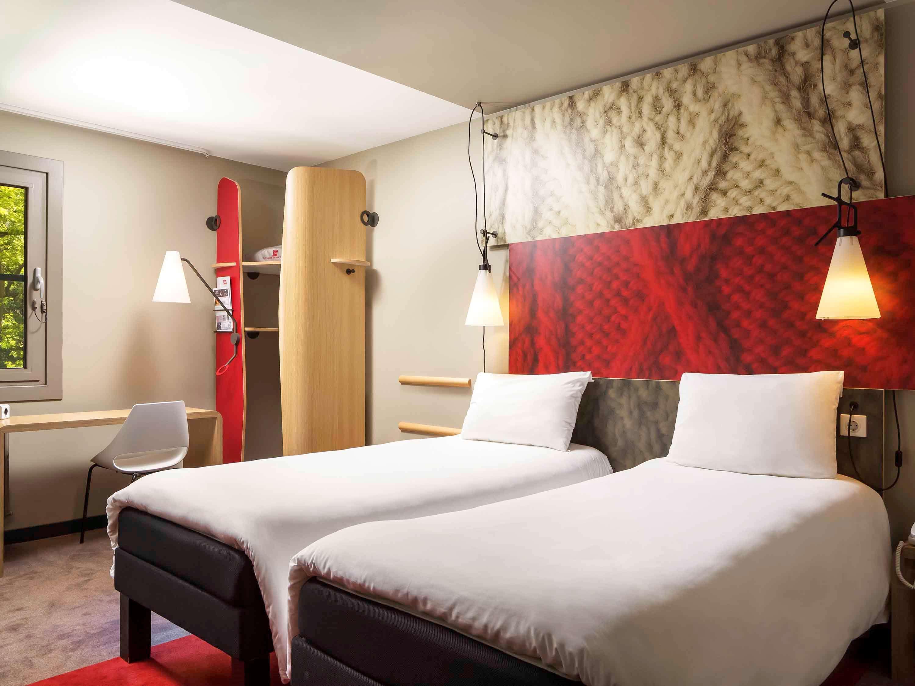 Hotel Ibis Heroes Square
