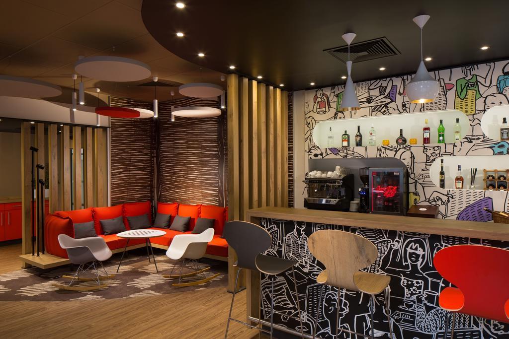 Hotel Ibis Heroes Square 3*