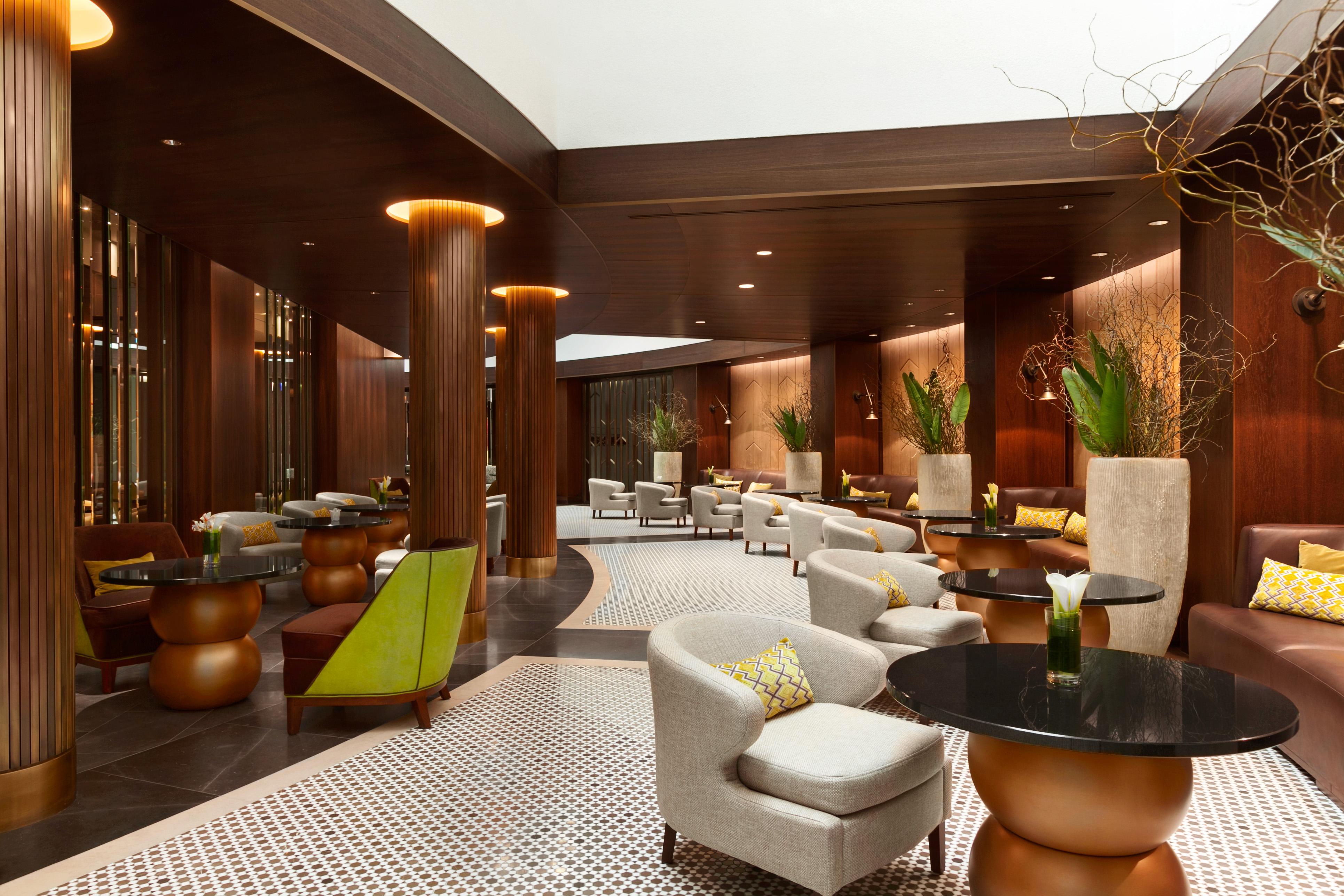 Hotel Kempinski Corvinus 5*