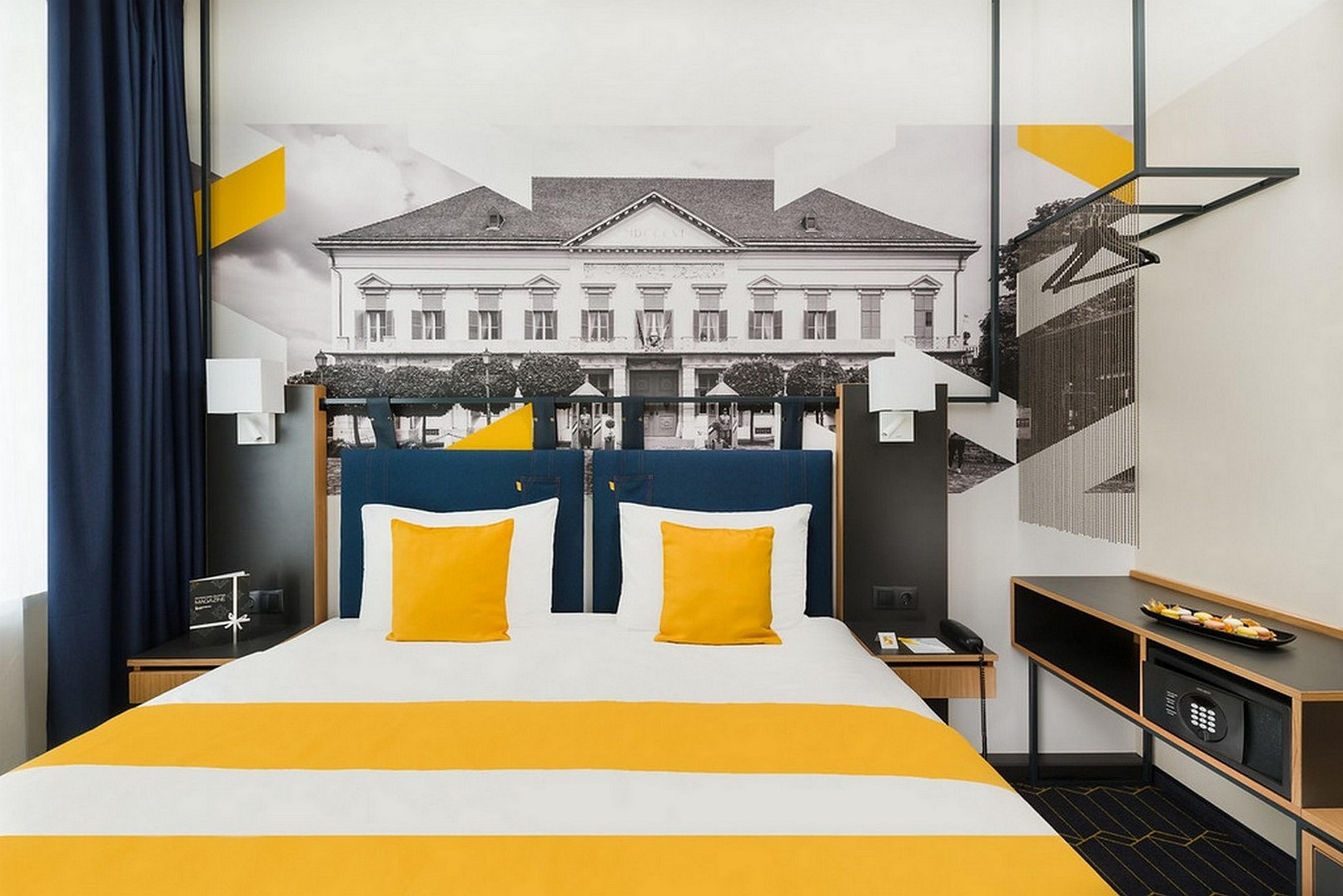 D8 Hotel