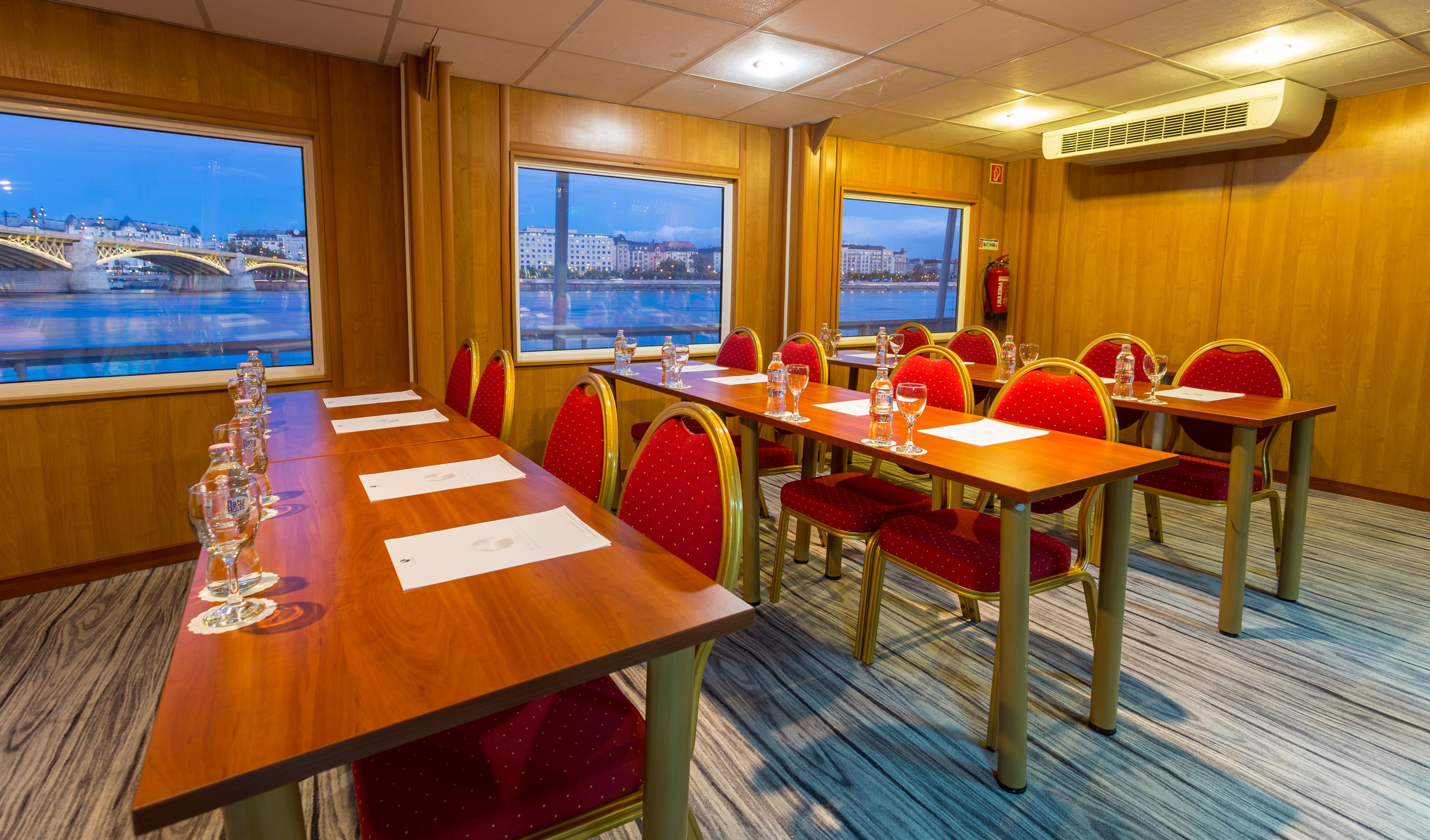 Grand Jules - Boat Budapeste