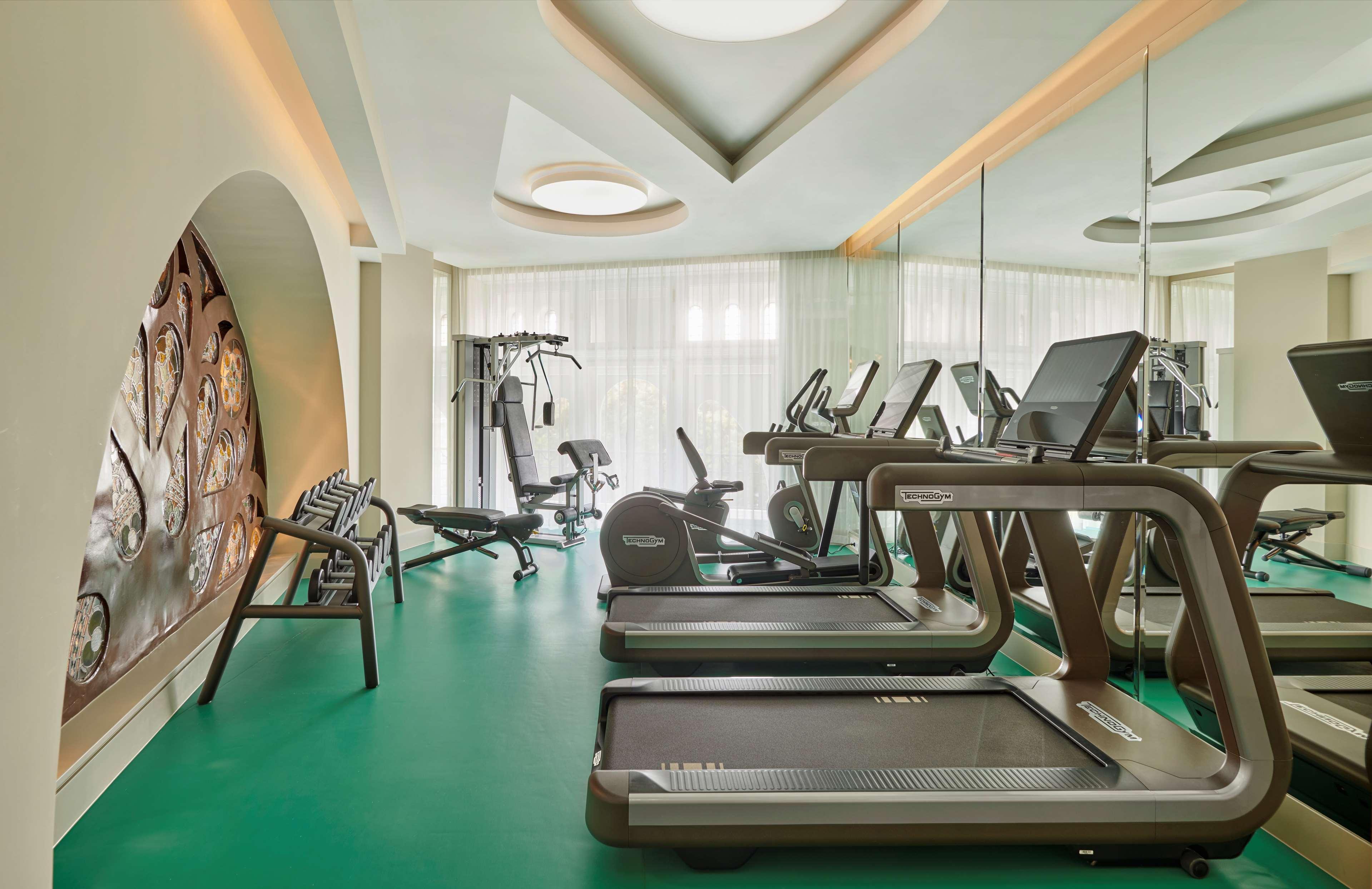 Parisi Udvar Budapest, Part Of Hyatt Hotel