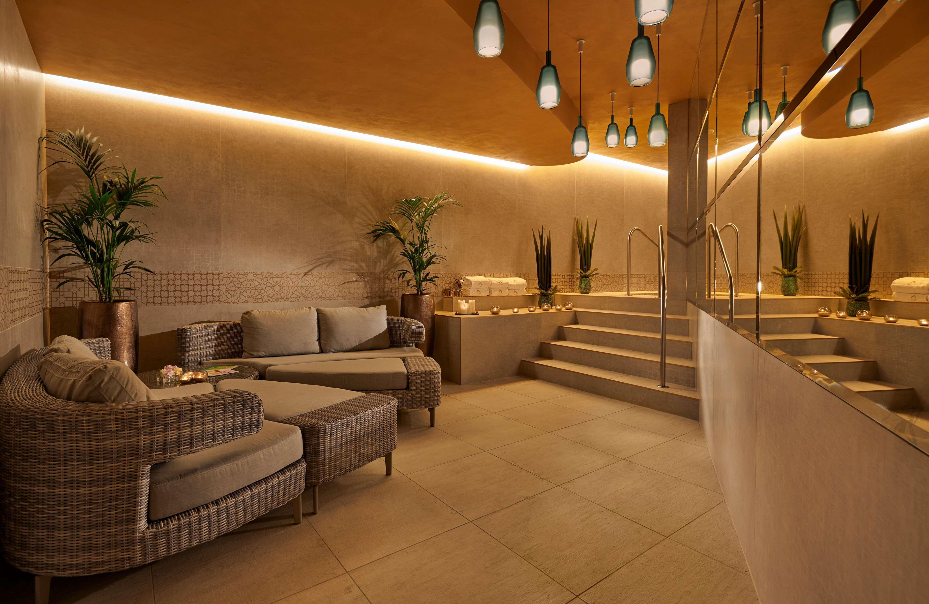 Parisi Udvar Budapest, Part Of Hyatt