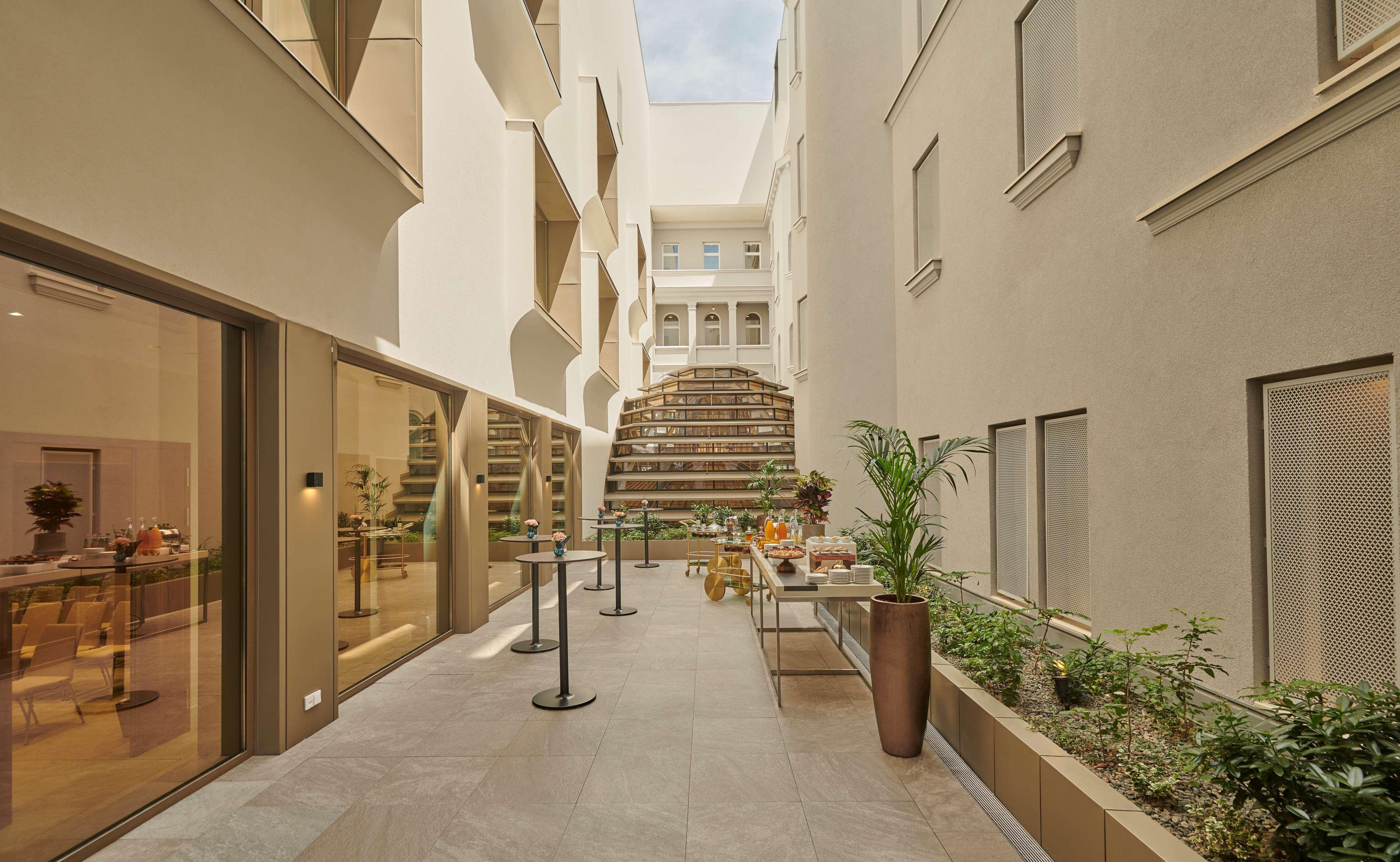 Parisi Udvar Budapest, Part Of Hyatt Hotel 5*