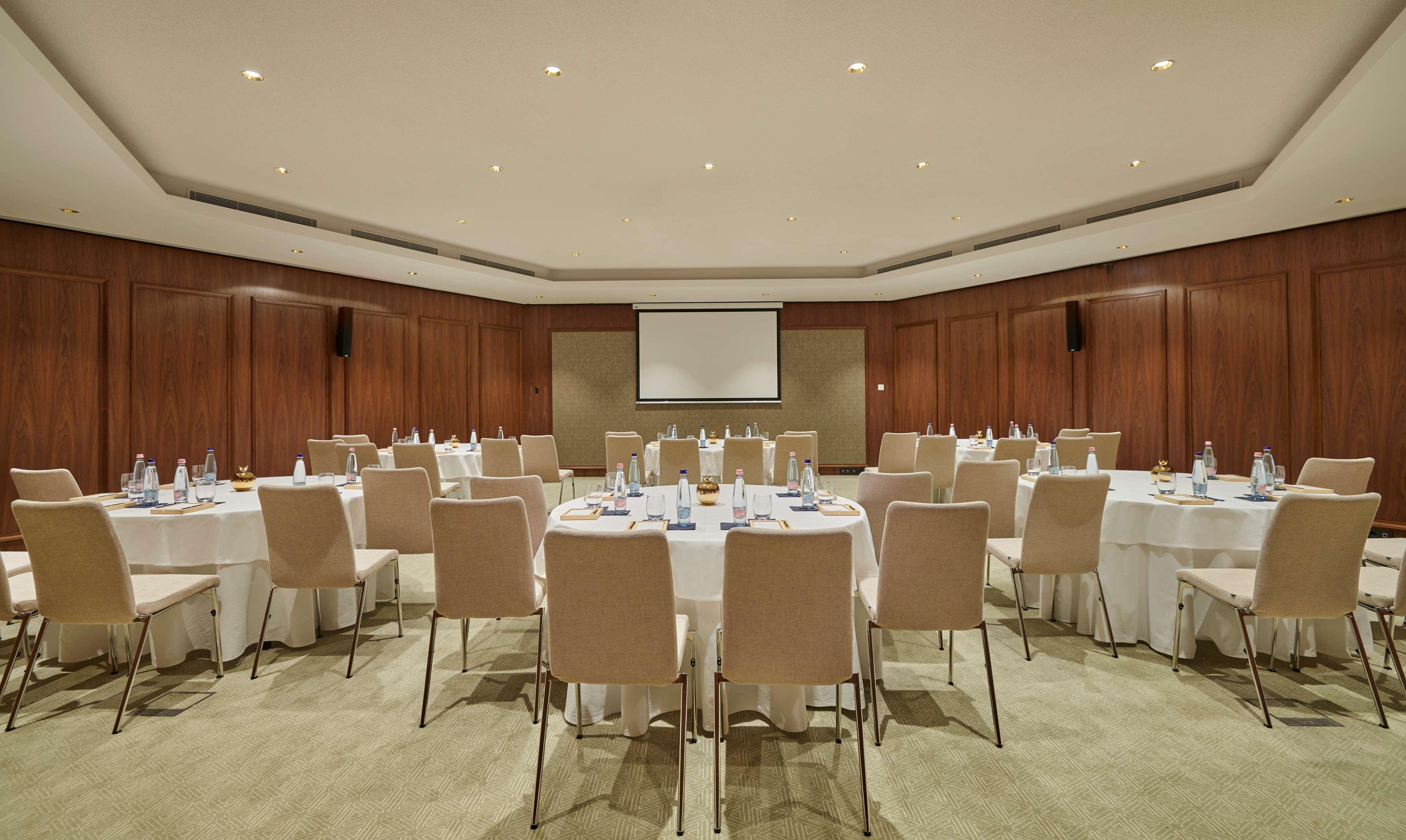 Hotel Parisi Udvar Budapest, Part Of Hyatt