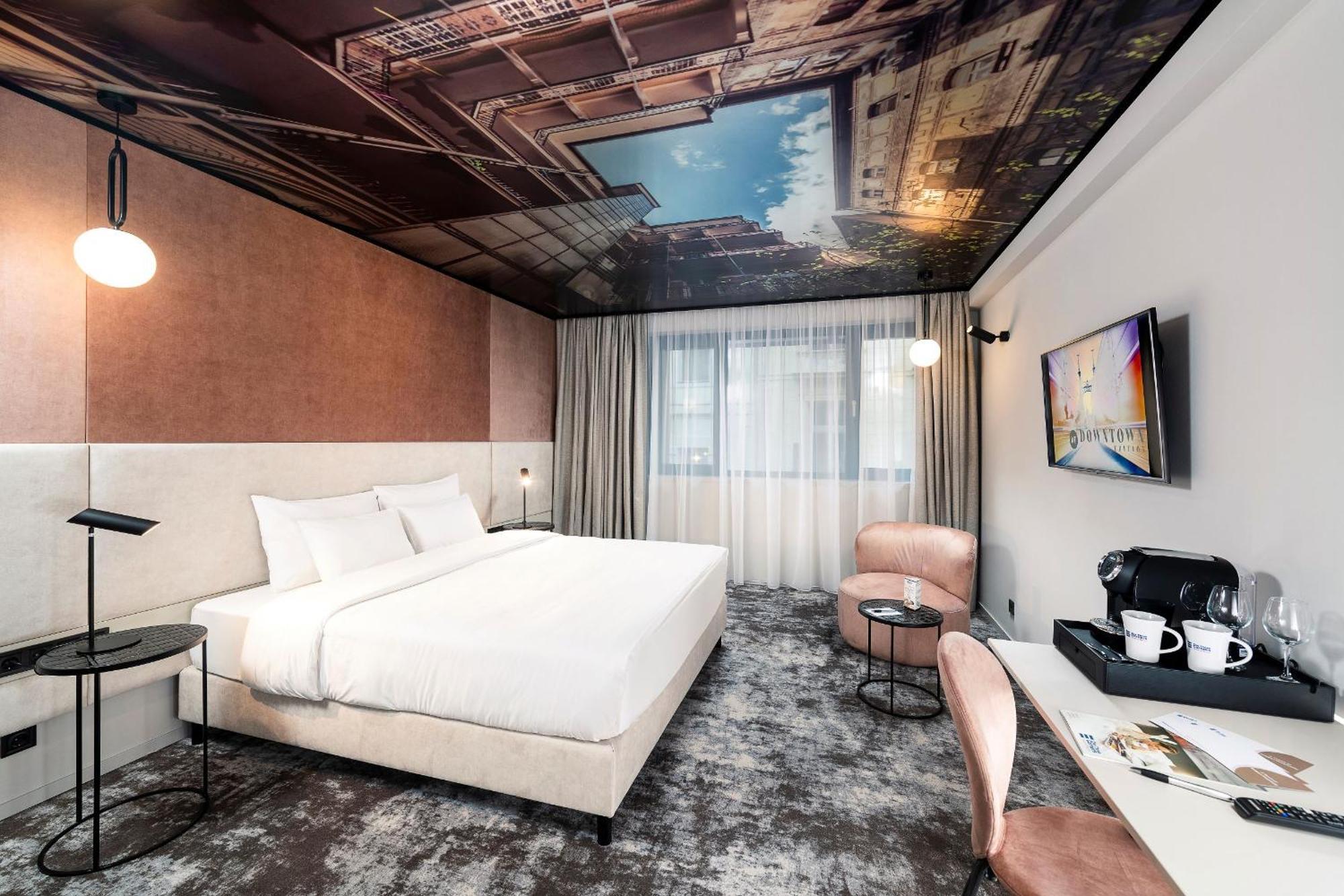 Hotel Three Corners Downtown 4*
