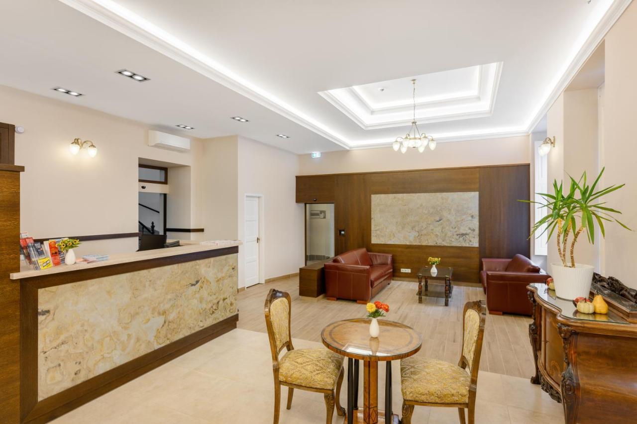 Kalvin House 3*