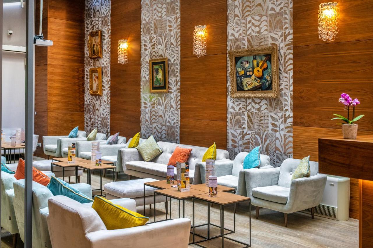 Charm - Formerly Boutique 4*