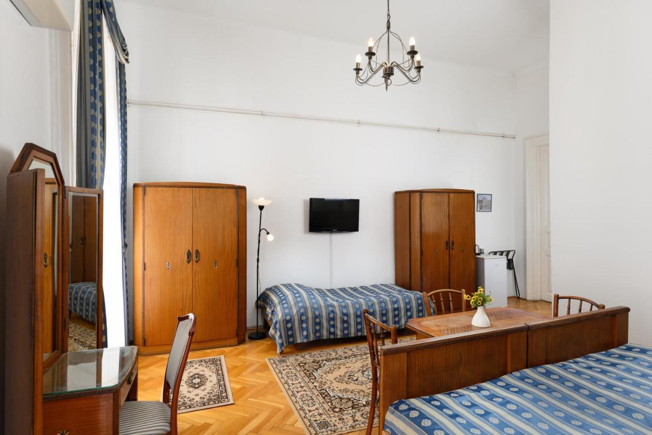 Kalvin House Aparthotel 3*