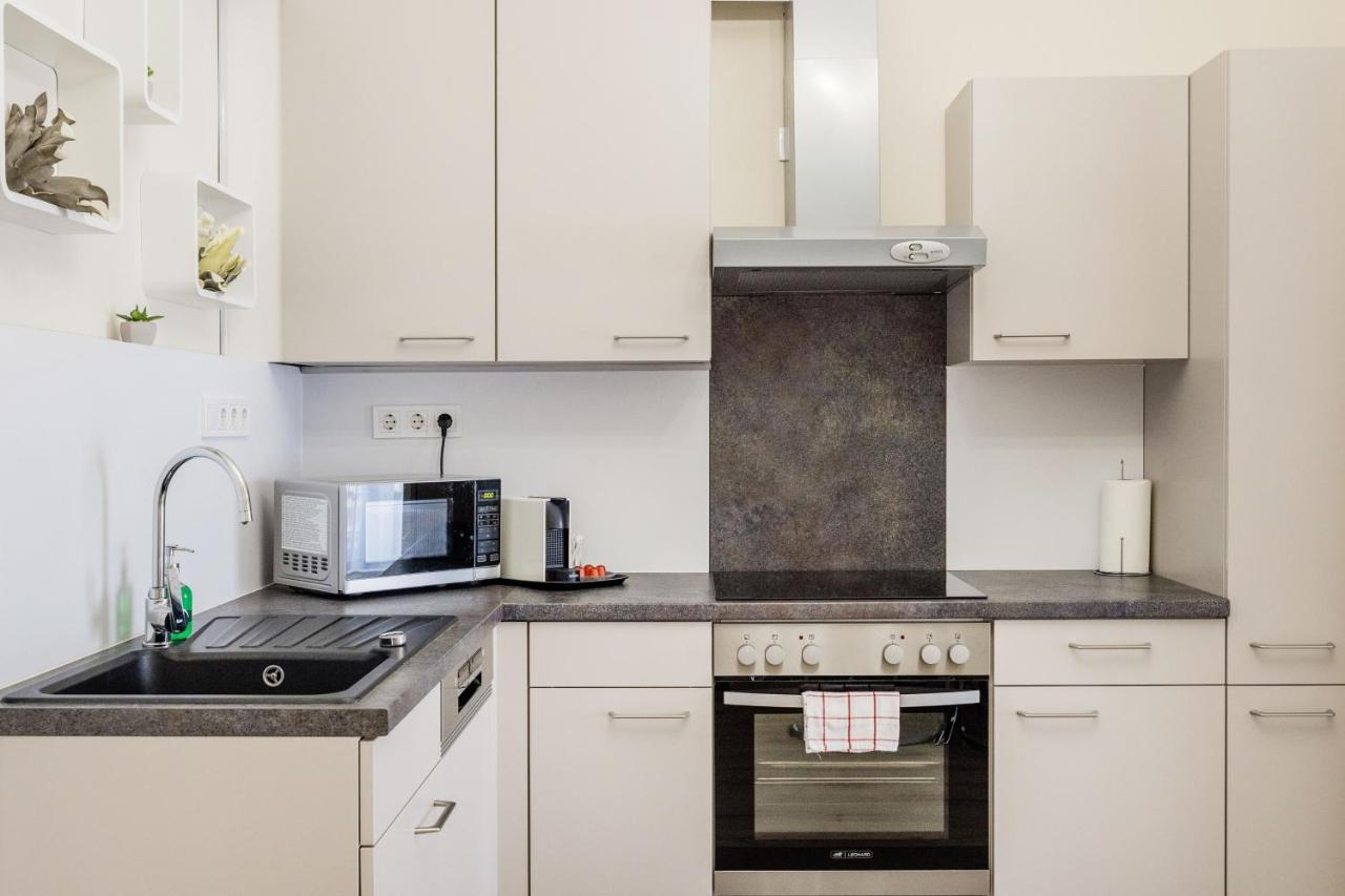 De Luxe 1-bedroom, 2-bathroom In The Center * Budapest