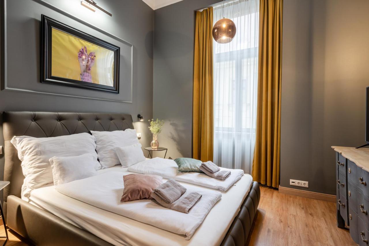 The Pearl Of The Heart Of Apartman Budapest